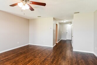 1848 Pineta Cove Drive in Middleburg, FL - Building Photo - Building Photo