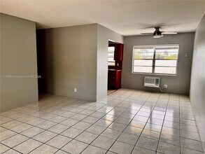 5400 Hollywood Blvd, Unit 13 in Hollywood, FL - Building Photo - Building Photo