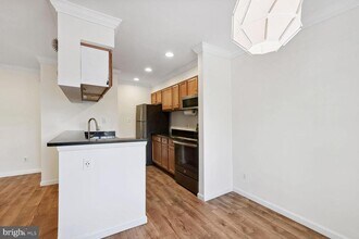 11715 Olde English Dr in Reston, VA - Building Photo - Building Photo