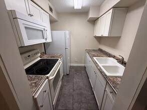 305 Wymore Rd in Altamonte Springs, FL - Building Photo - Building Photo