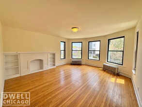 2350 N Spaulding Ave, Unit 3B in Chicago, IL - Foto de edificio - Building Photo