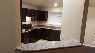 515 Valley Spring Dr in Arlington, TX - Building Photo - Building Photo