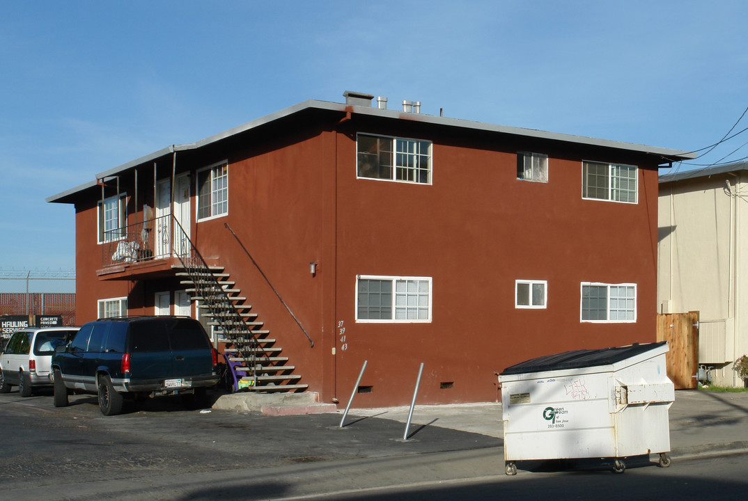 39-69 Jose Figueres Ave in San Jose, CA - Building Photo