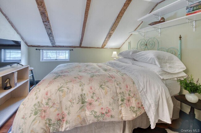 7635 Main Bayview Rd in Southold, NY - Building Photo - Building Photo