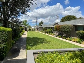 Charming 1 Bedroom unit, completely remodeled with In-Unit Washer/Dryer! in Orange, CA - Building Photo