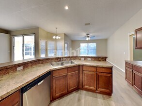 3029 SE Wake Rd in Port St. Lucie, FL - Foto de edificio - Building Photo