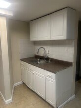 2827 Otis St NE in Washington, DC - Foto de edificio - Building Photo