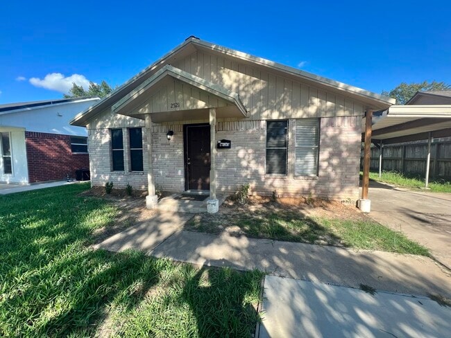property at 2521 S Pearland Ave