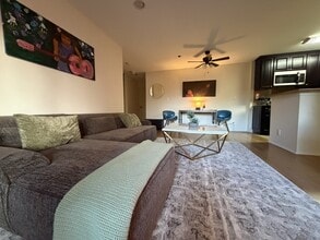 11050 Strathmore Dr, Unit 1 in Los Angeles, CA - Building Photo - Building Photo