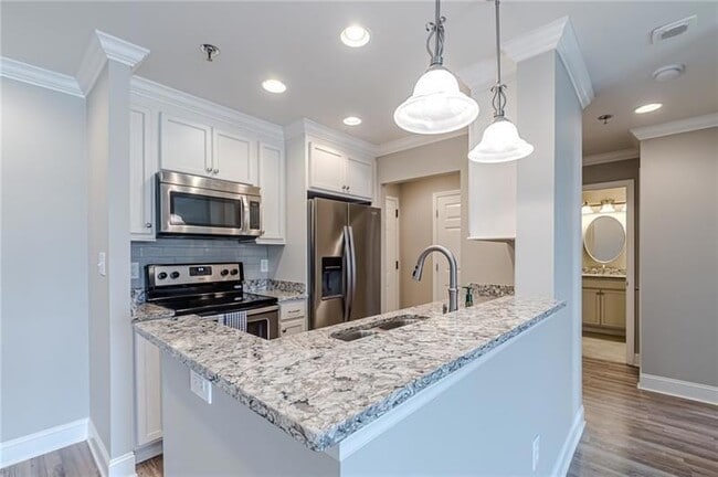 300 Johnson Ferry Rd