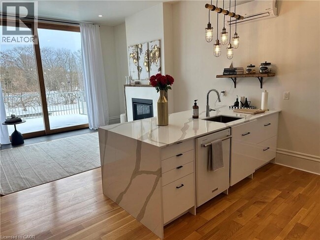 73 Grand River St N in Brant, ON - Building Photo - Building Photo