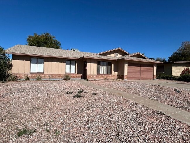 property at 1932 E Loyola Dr