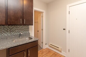 755 W Cornelia in Chicago, IL - Building Photo - Building Photo