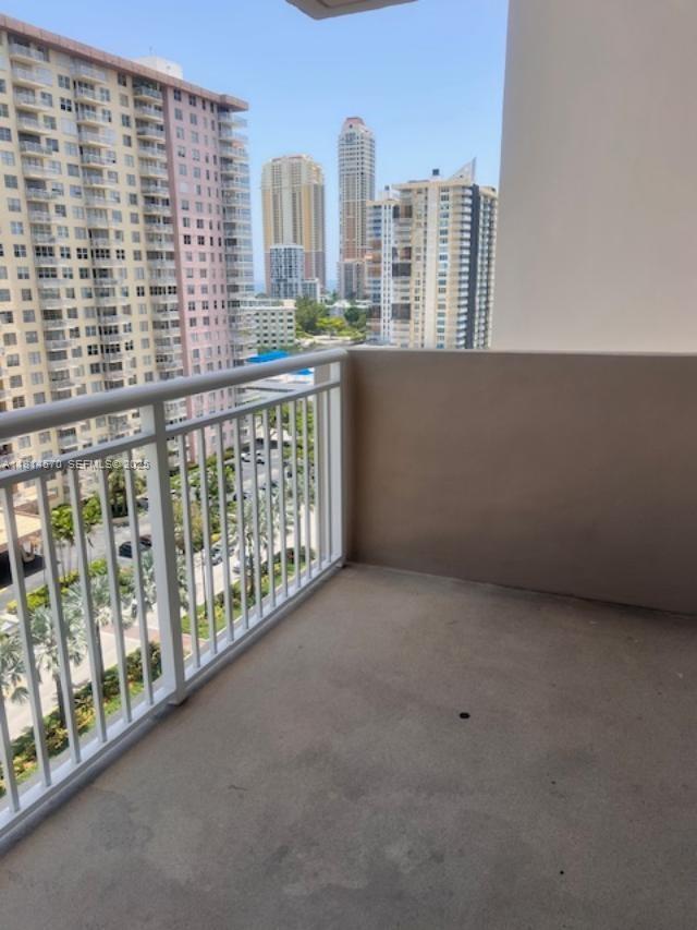 250 174th St in Sunny Isles Beach, FL - Building Photo - Building Photo