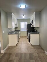 2125 92nd Ave in Oakland, CA - Building Photo - Building Photo