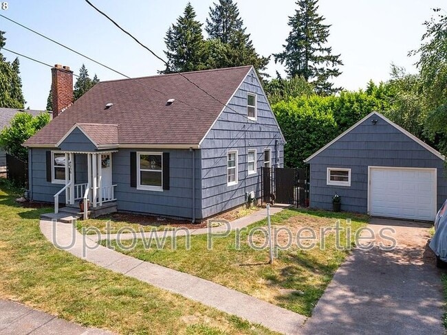 4036 SE Harrison St in Milwaukie, OR - Building Photo - Building Photo