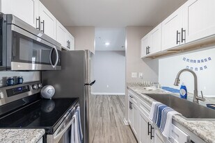 Azure Cove Apartment Homes in Garden City, GA - Building Photo