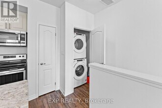 5014 Serena Dr in Lincoln, ON - Building Photo - Building Photo