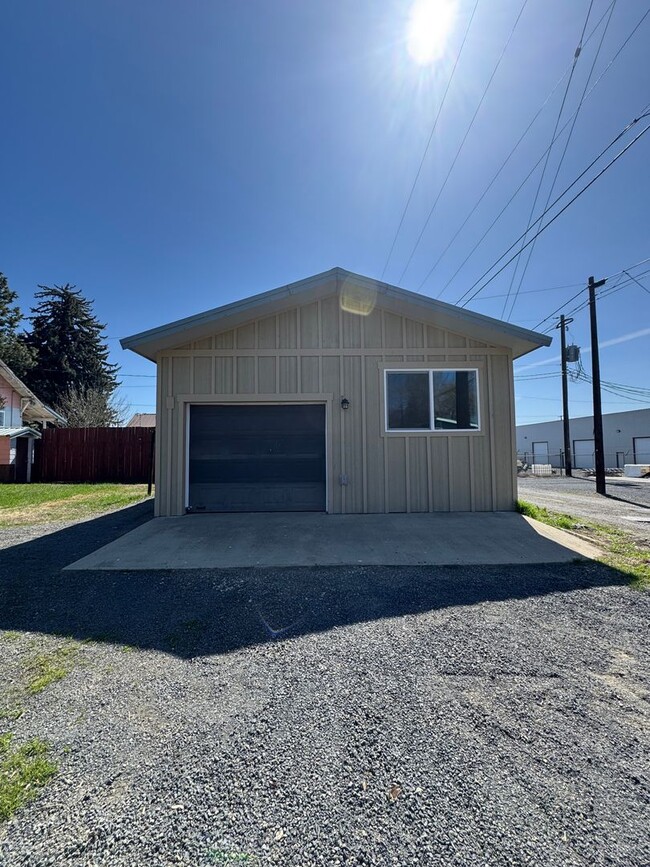 property at 509 N Cle Elum St