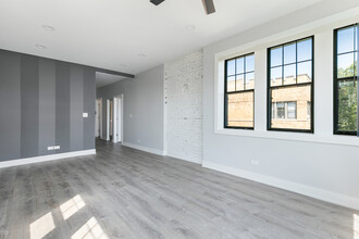 7618 N Eastlake Terrace in Chicago, IL - Building Photo - Building Photo