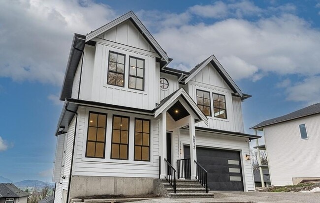 8573 Forest Gate Dr in Chilliwack, BC - Building Photo - Building Photo
