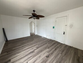 7218 Albright Ave in Jennings, MO - Building Photo - Building Photo