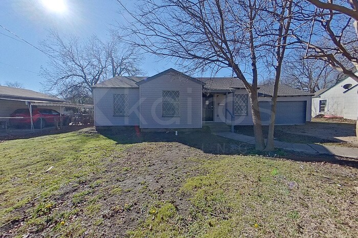 508 W 8th St in Lancaster, TX - Building Photo