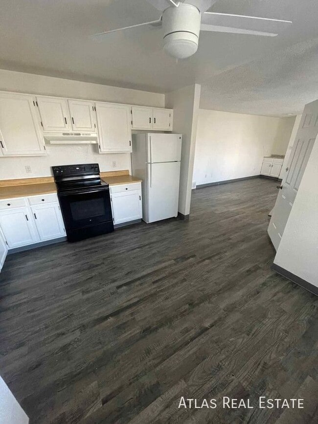 property at 2365 Split Rock Dr