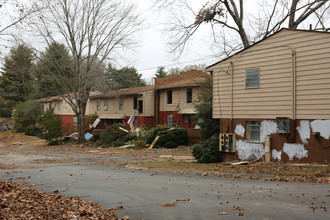 Wynhaven Apartments in Marietta, GA - Building Photo - Primary Photo