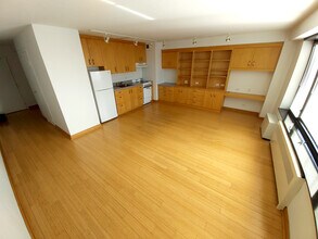 3100 N Lake Shore Dr, Unit 1906 in Chicago, IL - Foto de edificio - Building Photo