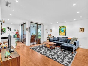 3558 Magellan Cir in Aventura, FL - Building Photo - Building Photo