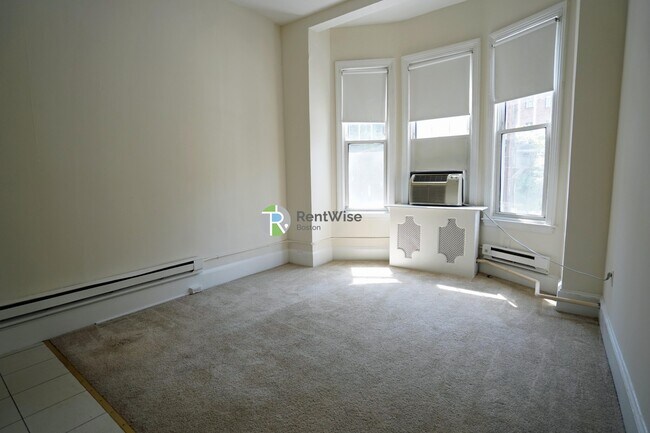 1223 Beacon St in Brookline, MA - Building Photo - Building Photo