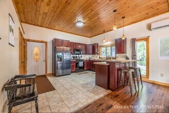 10 Sand Beach Ln in Burnham, ME - Building Photo - Building Photo