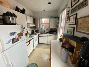 25 Hanover Ave, Unit 3 in Boston, MA - Foto de edificio - Building Photo