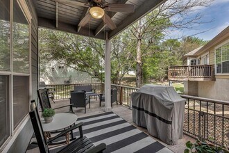 411 W St Elmo Rd in Austin, TX - Building Photo - Building Photo