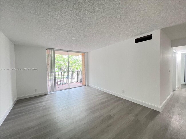 10733 Cleary Blvd in Plantation, FL - Building Photo - Building Photo