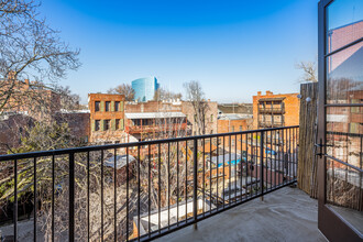 The Orleans Lofts in Sacramento, CA - Foto de edificio - Building Photo