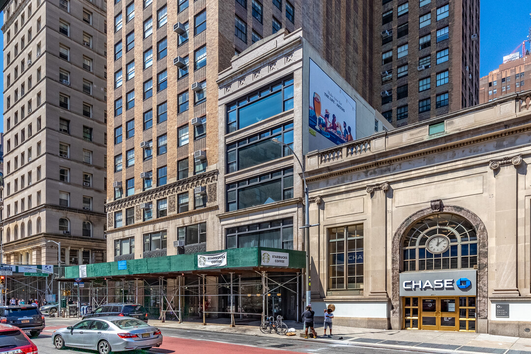 405 Broadway in New York, NY - Building Photo