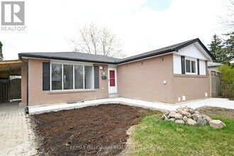 156 Folkstone Crescent in Brampton, ON - Building Photo - Building Photo