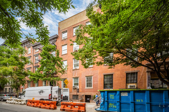 271 West 11th Street in New York, NY - Building Photo - Building Photo