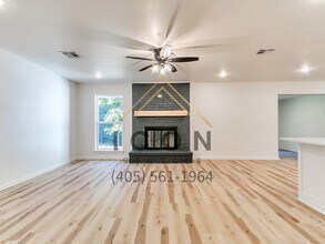 11747 Silver Maple Dr in Yukon, OK - Building Photo - Building Photo