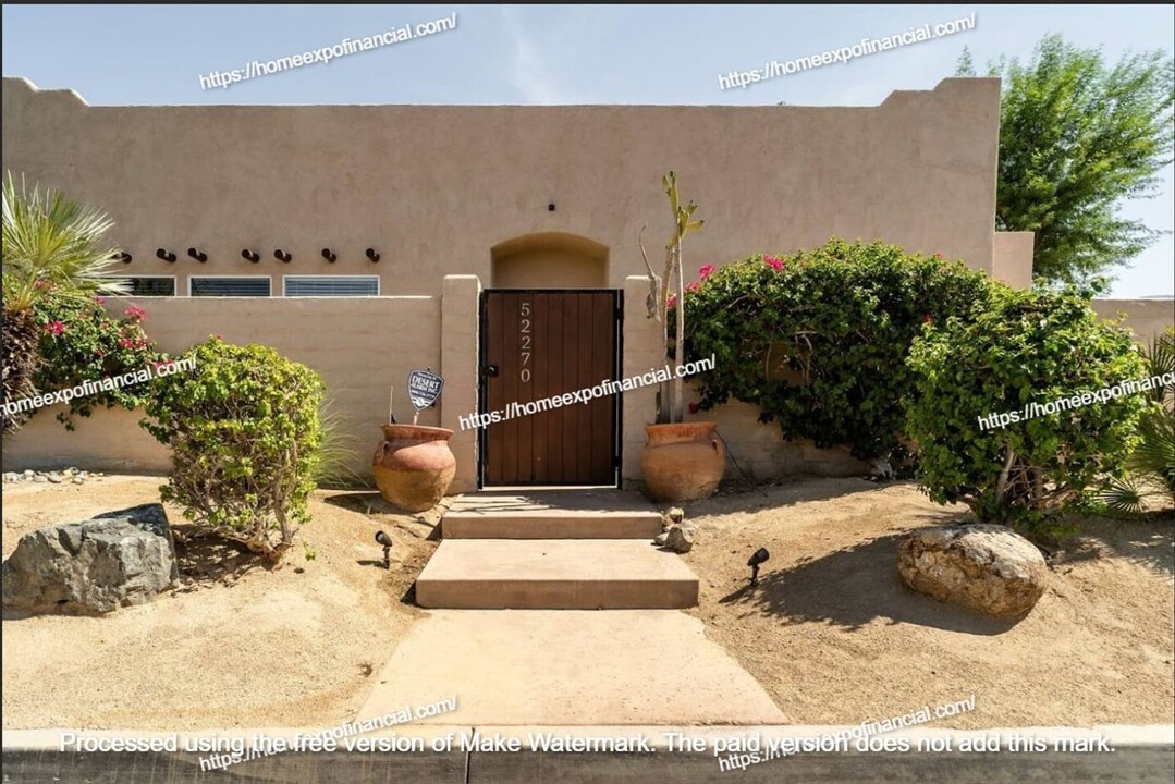 52270 Avenida Navarro in La Quinta, CA - Building Photo