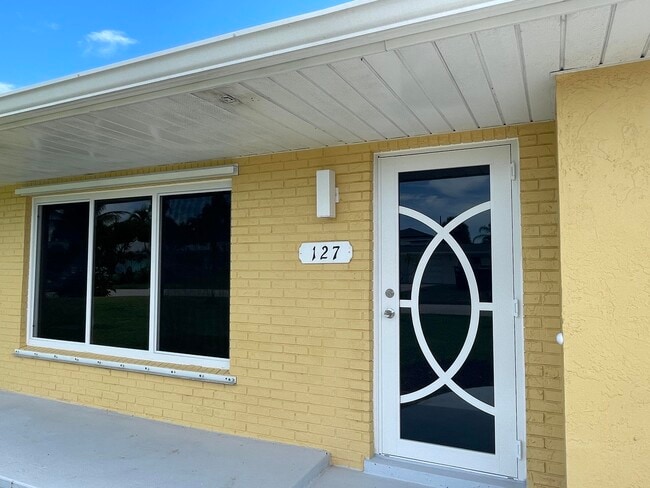 127 1st Ave in Indialantic, FL - Building Photo - Building Photo