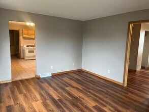 211 W Thomas St, Unit 211 W Thomas St in Wausau, WI - Building Photo - Building Photo