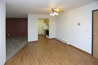 Flagstone Apartment Community in Fargo, ND - Building Photo - Interior Photo