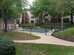 2601 Duncan Chapel Rd, Unit J302 in Greenville, SC - Building Photo - Building Photo