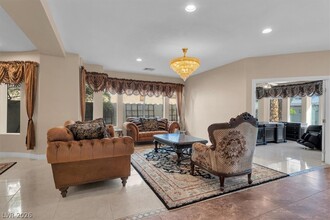 7956 Marbella Cir in Las Vegas, NV - Building Photo - Building Photo
