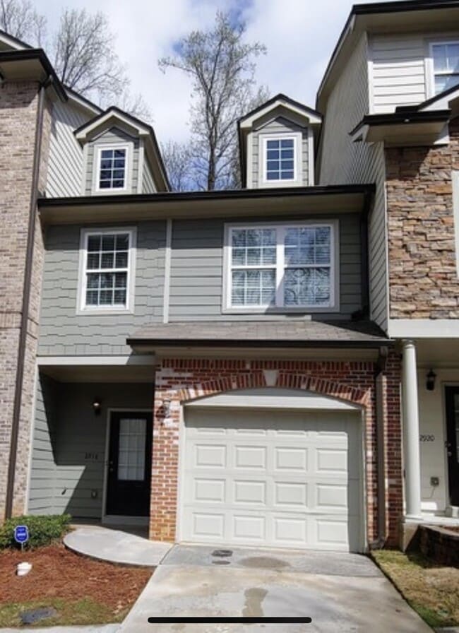 2918 Ashlyn Pointe Dr in Doraville, GA - Foto de edificio - Building Photo