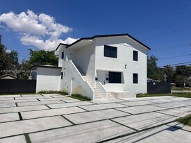 6203 SW 22nd St in Miami, FL - Building Photo