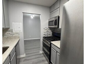 280 Shorewood Dr in Glendale Heights, IL - Building Photo - Building Photo